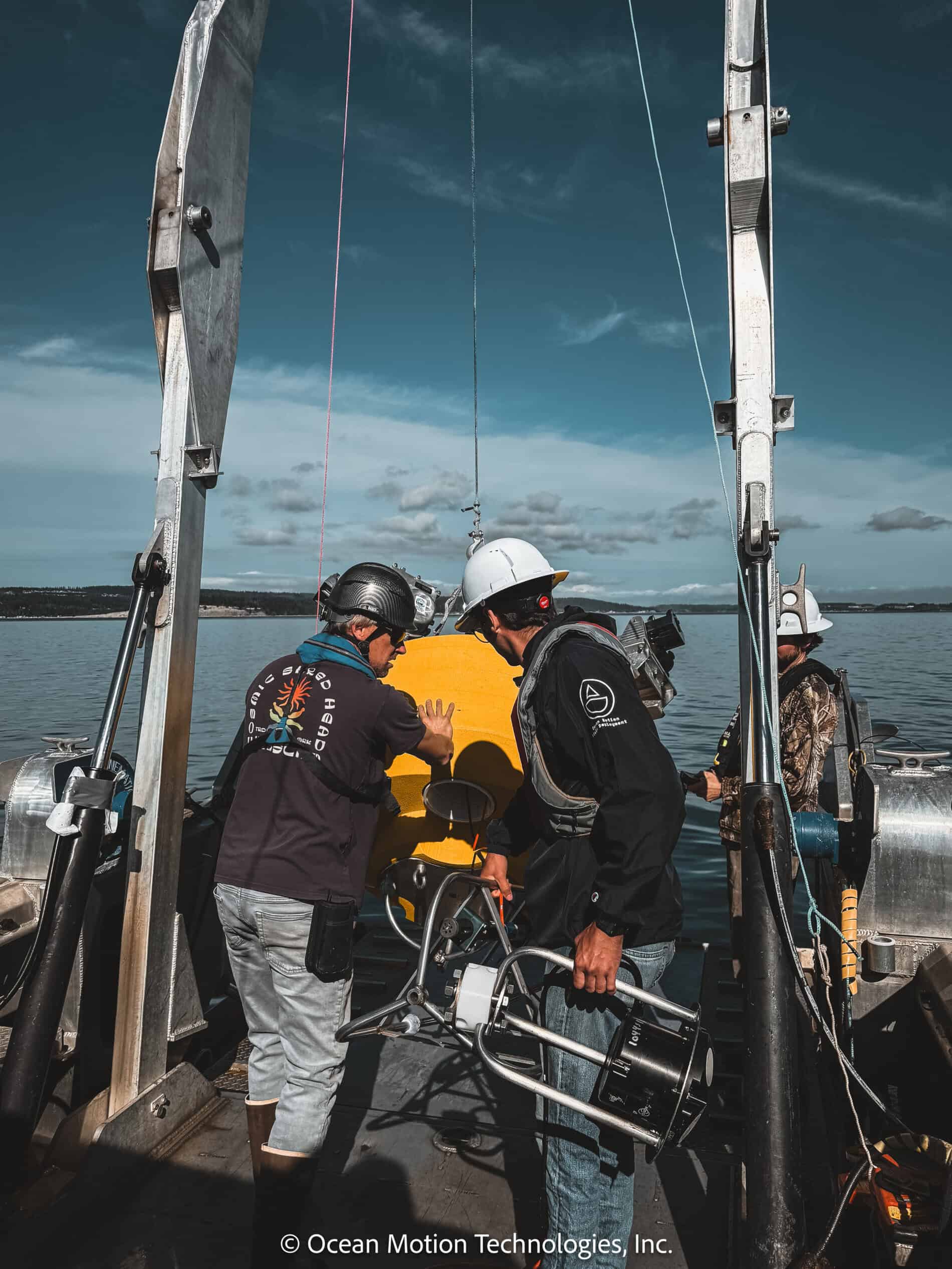 Ocean Motion Technologies buoy platform with wave energy converter
